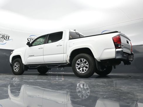 Used 2018 Toyota Tacoma SR5 image 21