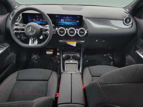 New 2026 Mercedes-Benz GLA 35 AMG 4MATIC image 11