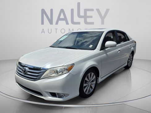 Used 2011 Toyota Avalon Limited FWD image 1