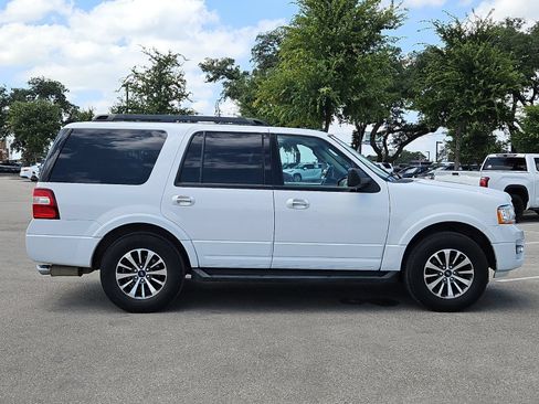 Used 2016 Ford Expedition XLT w/ Equipment Group 202A RWD image 6
