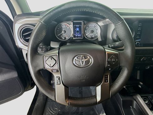 Used 2021 Toyota Tacoma TRD Sport image 13