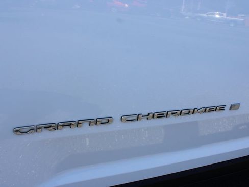 Used 2022 Jeep Grand Cherokee L Limited RWD image 22