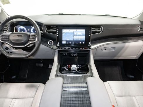 Used 2024 Jeep Wagoneer L Series II w/ Flexible Seating Group image 30