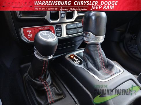 Used 2021 Jeep Gladiator Rubicon w/ Dual Top Group AWD/4WD image 27