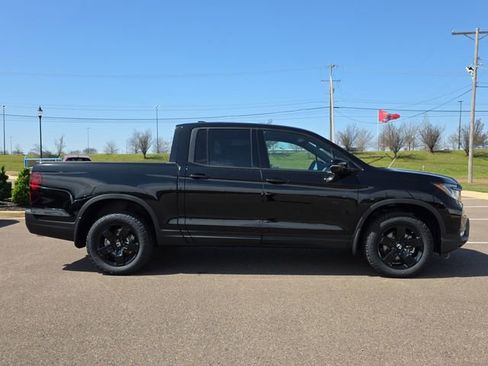 New 2026 Honda Ridgeline Black Edition image 2