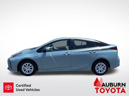 Certified 2022 Toyota Prius L Eco FWD image 5