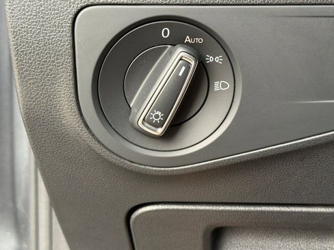 Used 2019 Volkswagen Tiguan SE w/ Panoramic Sunroof Package image 37