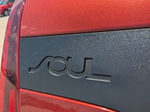 Used 2022 Kia Soul LX FWD image 13