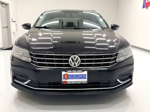 Used 2019 Volkswagen Passat 2.0T Wolfsburg w/ Wheels & Sunroof Package FWD image 3