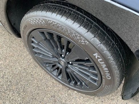 Certified 2025 Hyundai Santa Fe Calligraphy image 9