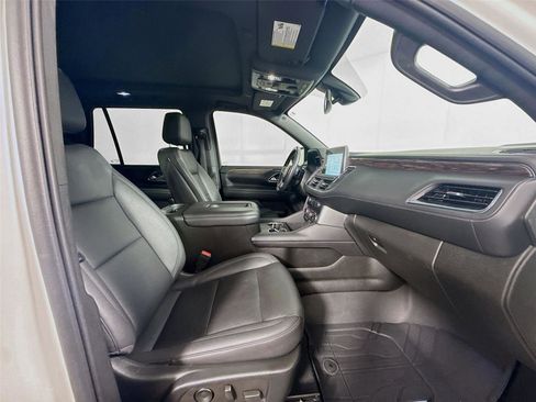 Used 2022 Chevrolet Tahoe LT w/ Luxury Package AWD/4WD image 23