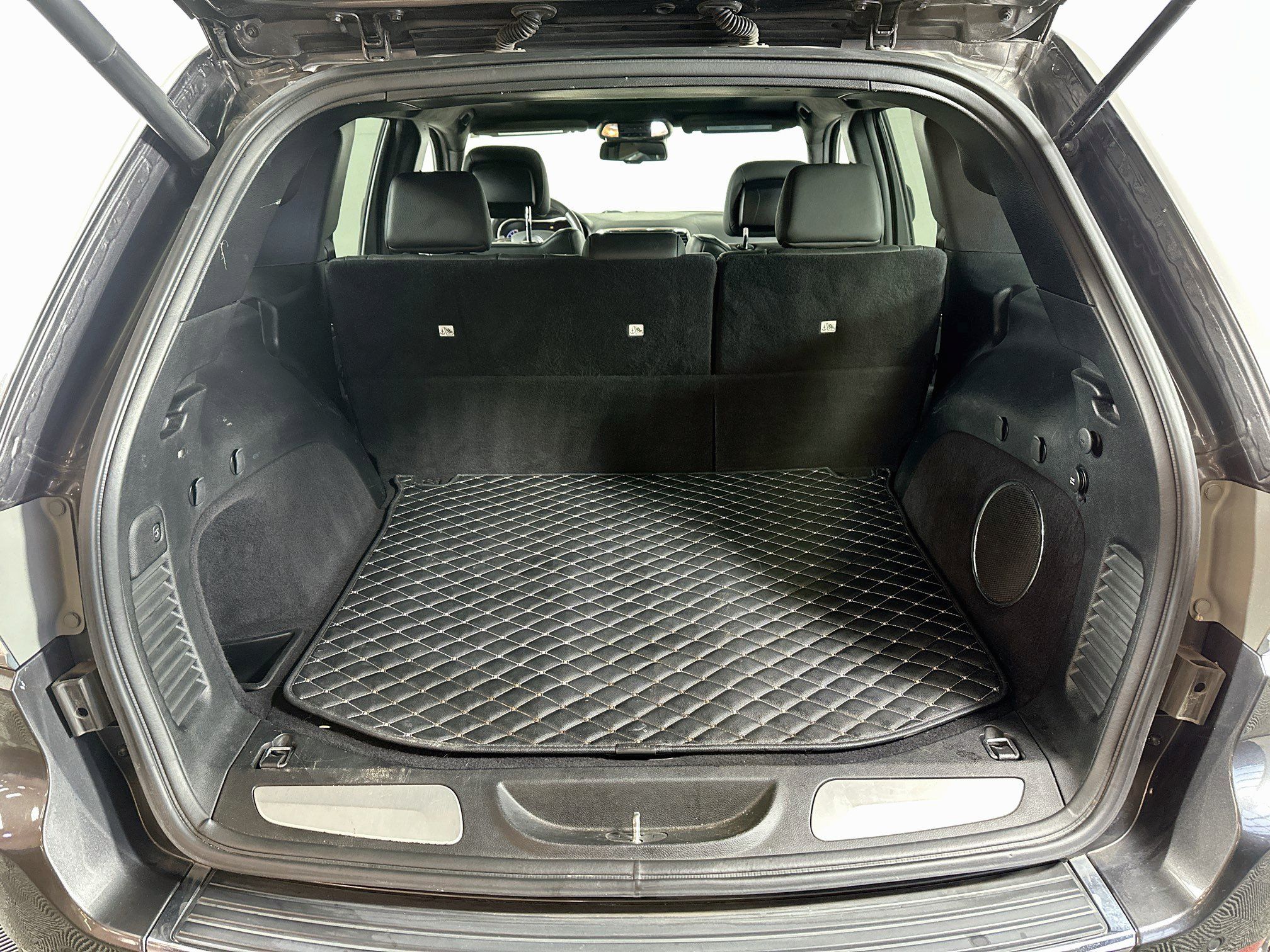 Used 2014 Jeep Grand Cherokee Summit AWD/4WD image 26