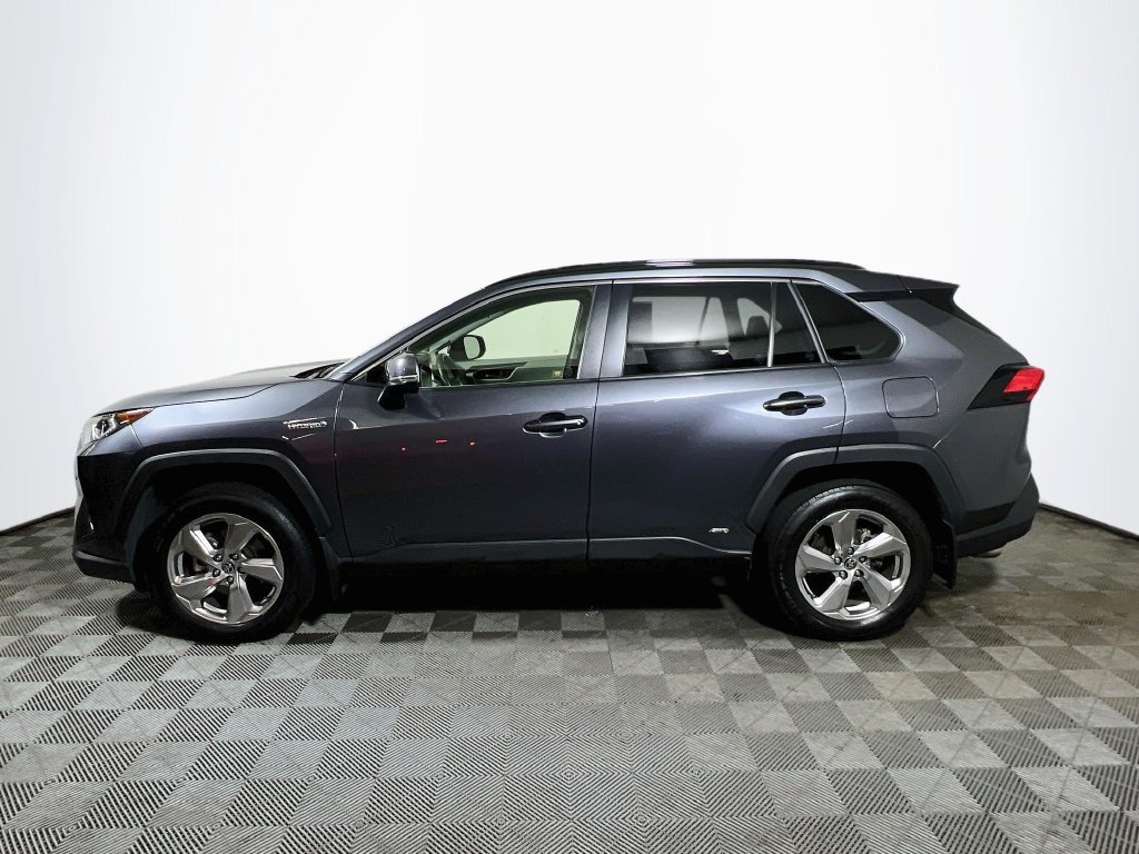 Certified 2021 Toyota RAV4 XLE Premium AWD/4WD image 4