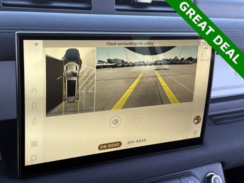 Used 2023 Land Rover Defender 130 SE image 24