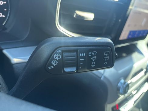 Used 2023 Ford Explorer XLT w/ Equipment Group 202A image 23