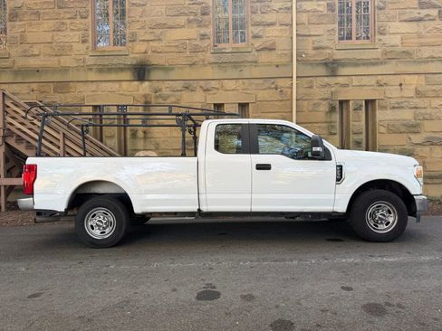Used 2022 Ford F250 XL w/ Power Equipment Group image 3