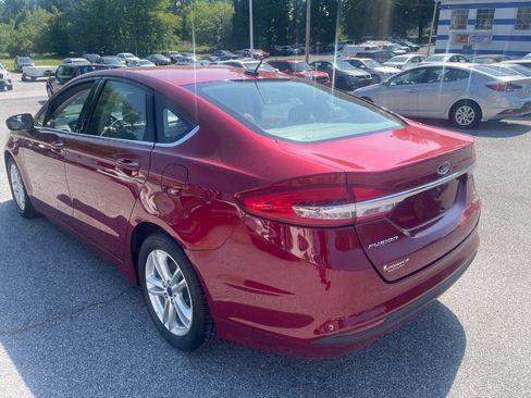 Used 2018 Ford Fusion SE FWD image 8
