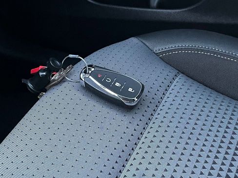 Used 2025 Chevrolet Trax LT image 22