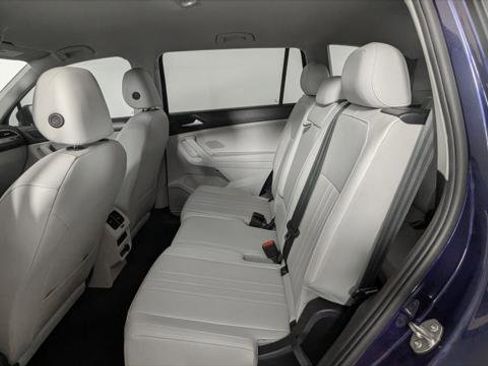 Used 2023 Volkswagen Tiguan SE image 13