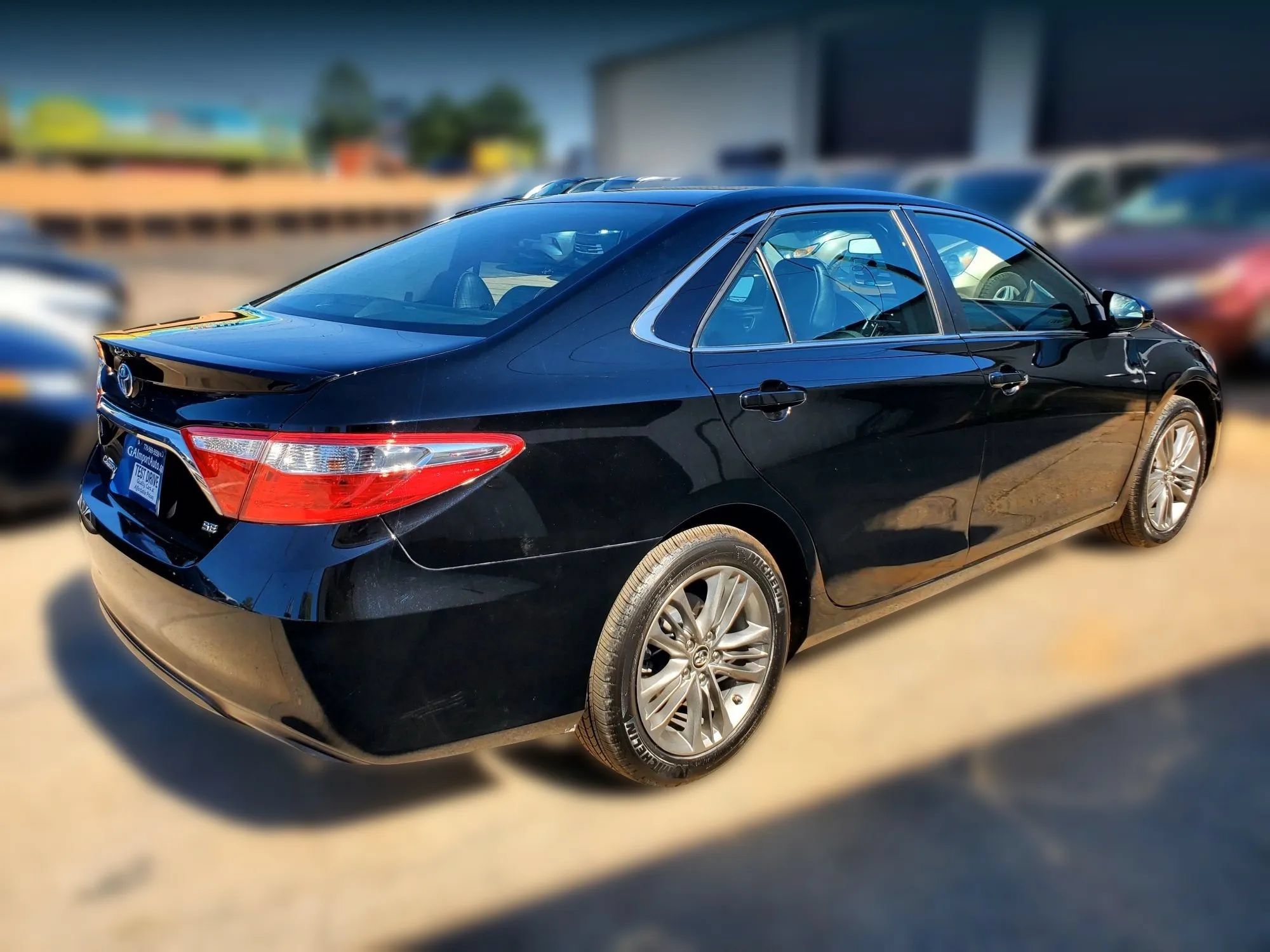 Used 2016 Toyota Camry SE FWD image 11