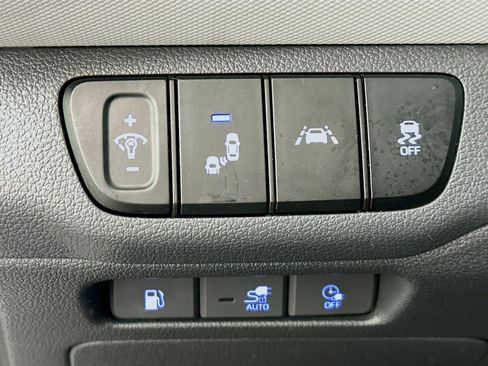 Used 2020 Hyundai Ioniq SEL image 17