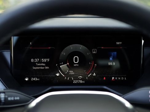 Used 2025 GMC Acadia Elevation image 12