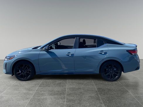 Used 2025 Nissan Sentra SR w/ Midnight Edition FWD image 2