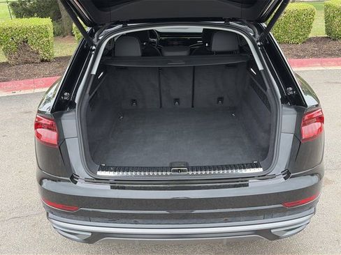 Used 2022 Audi Q8 Premium Plus image 6