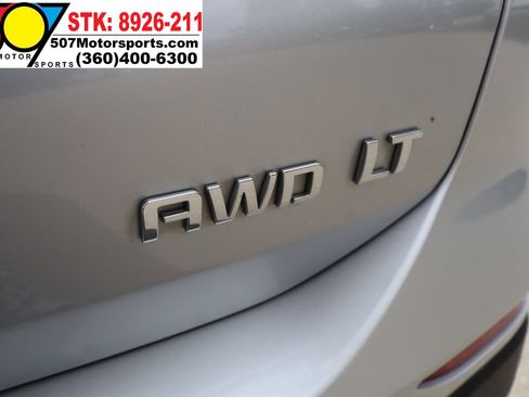 Used 2022 Chevrolet Equinox LT w/ Driver Convenience Package image 16