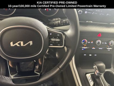 Certified 2023 Kia Carnival LX image 12