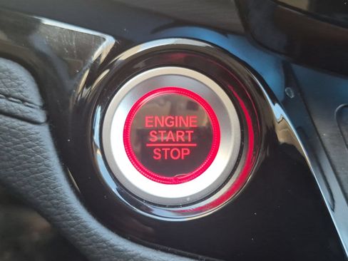 Used 2025 Honda Odyssey Elite image 16