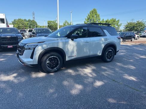 New 2026 Nissan Pathfinder Rock Creek AWD/4WD image 9