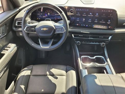 New 2025 Chevrolet Traverse High Country image 13