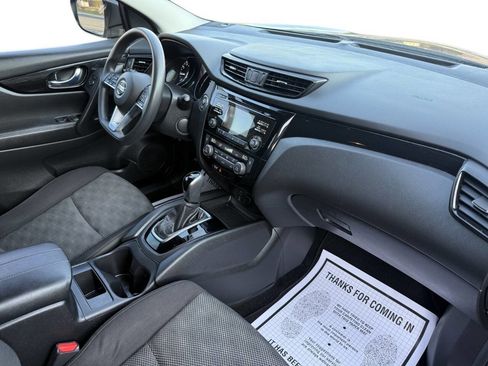 Used 2017 Nissan Rogue Sport SV image 6