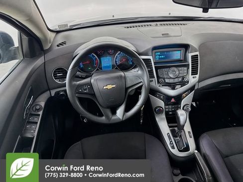 Used 2014 Chevrolet Cruze LT image 19