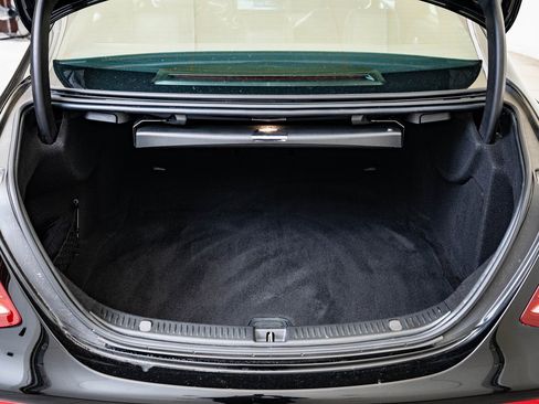 Used 2018 Mercedes-Benz E 400 4MATIC Sedan image 18