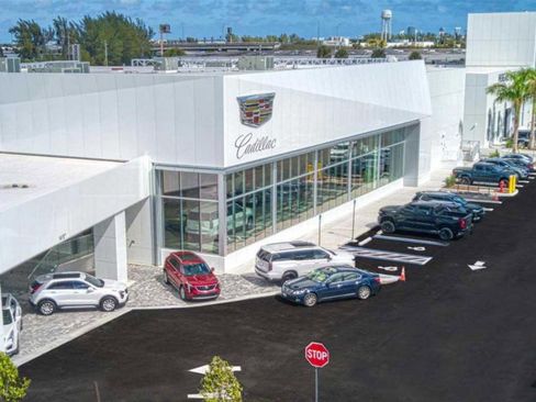 Certified 2024 Cadillac XT4 Luxury image 34