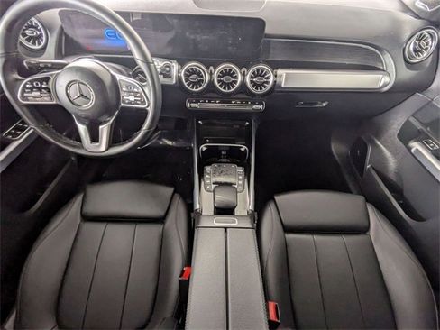 Used 2023 Mercedes-Benz EQB 300 4MATIC image 28