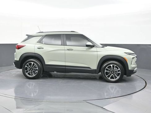 New 2026 Chevrolet TrailBlazer LT w/ Convenience Package FWD image 13