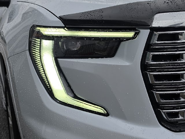 Certified 2026 GMC Acadia Denali w/ Super Cruise Package FWD image 10
