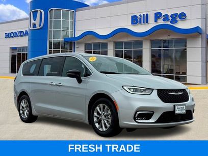 Used 2026 Chrysler Pacifica Limited