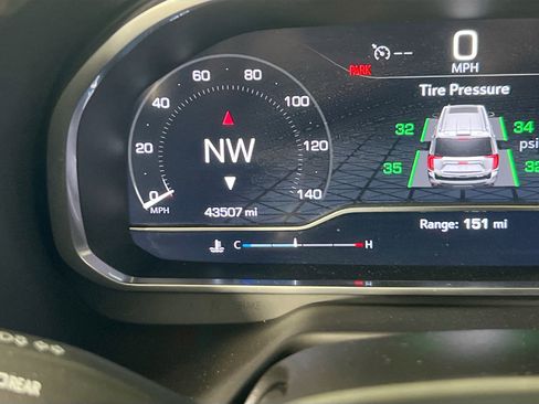 Used 2023 GMC Yukon AT4 w/ AT4 Premium Package image 12