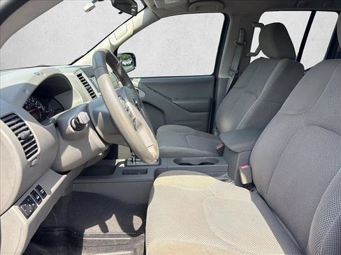 Used 2019 Nissan Frontier SV AWD/4WD image 10