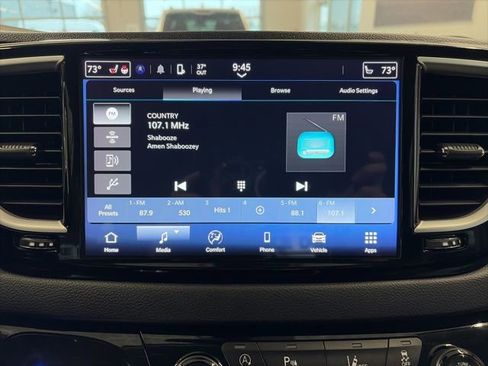 Certified 2024 Chrysler Pacifica Touring-L image 19