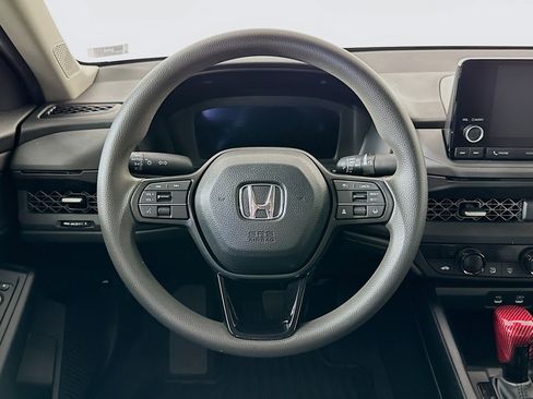 Used 2025 Honda Accord SE image 18
