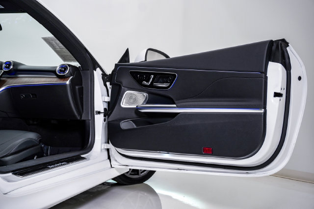 Used 2024 Mercedes-Benz CLE 300 4MATIC Coupe image 21