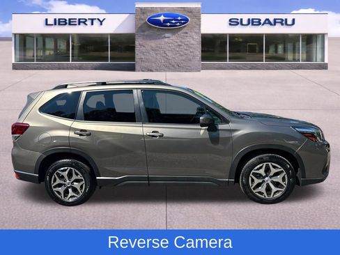 Used 2019 Subaru Forester Premium AWD/4WD image 9