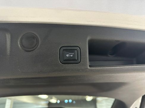 Certified 2022 Chevrolet Equinox Premier image 24