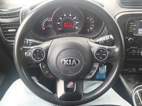 Used 2017 Kia Soul + FWD image 34