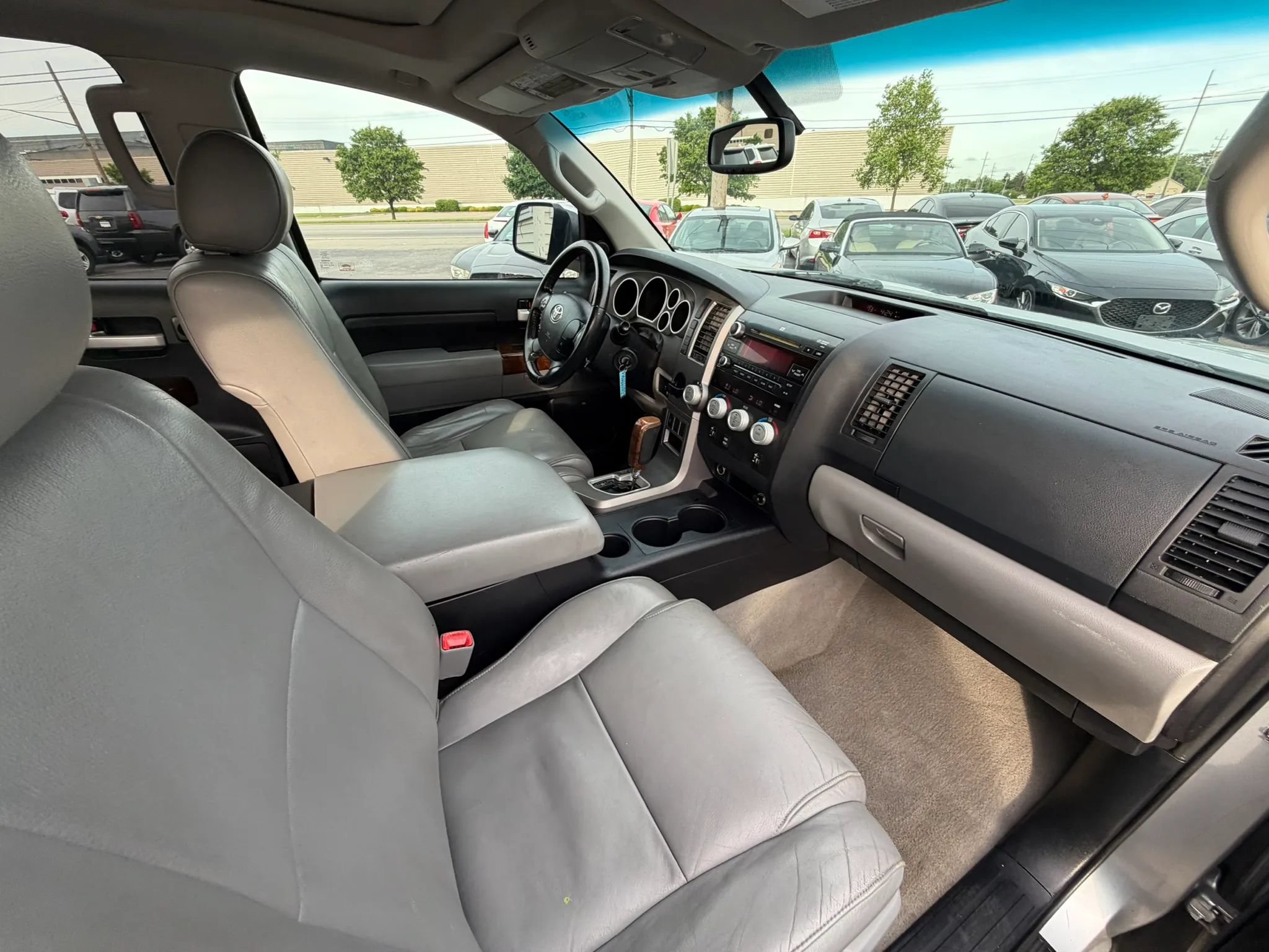 Used 2010 Toyota Tundra Limited RWD image 31